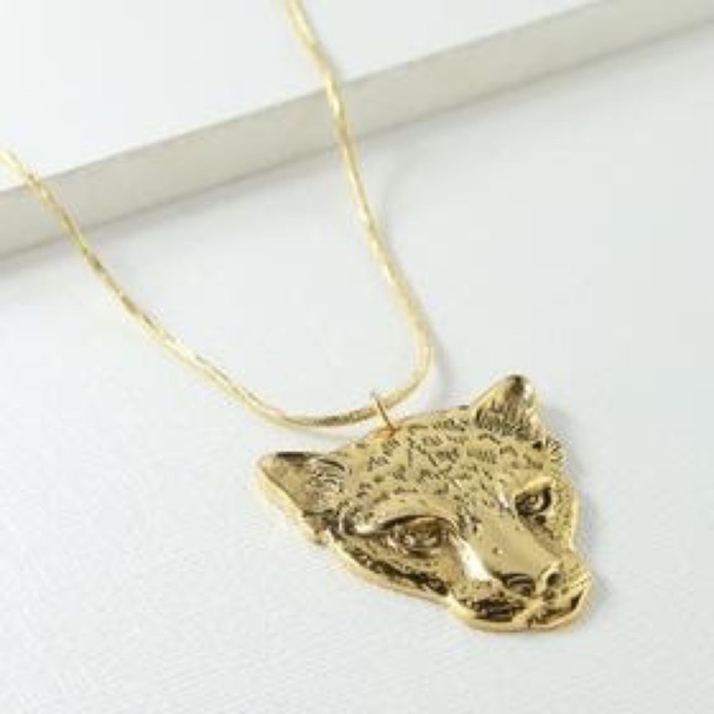 Vanessa Mooney jaguar necklace